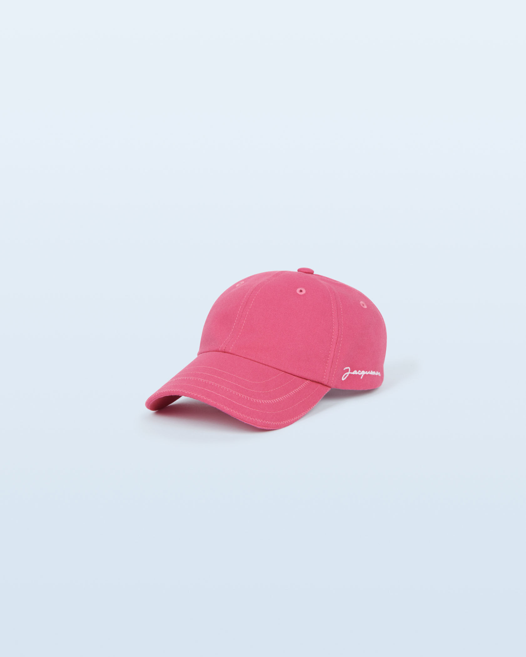 red jacquemus hat