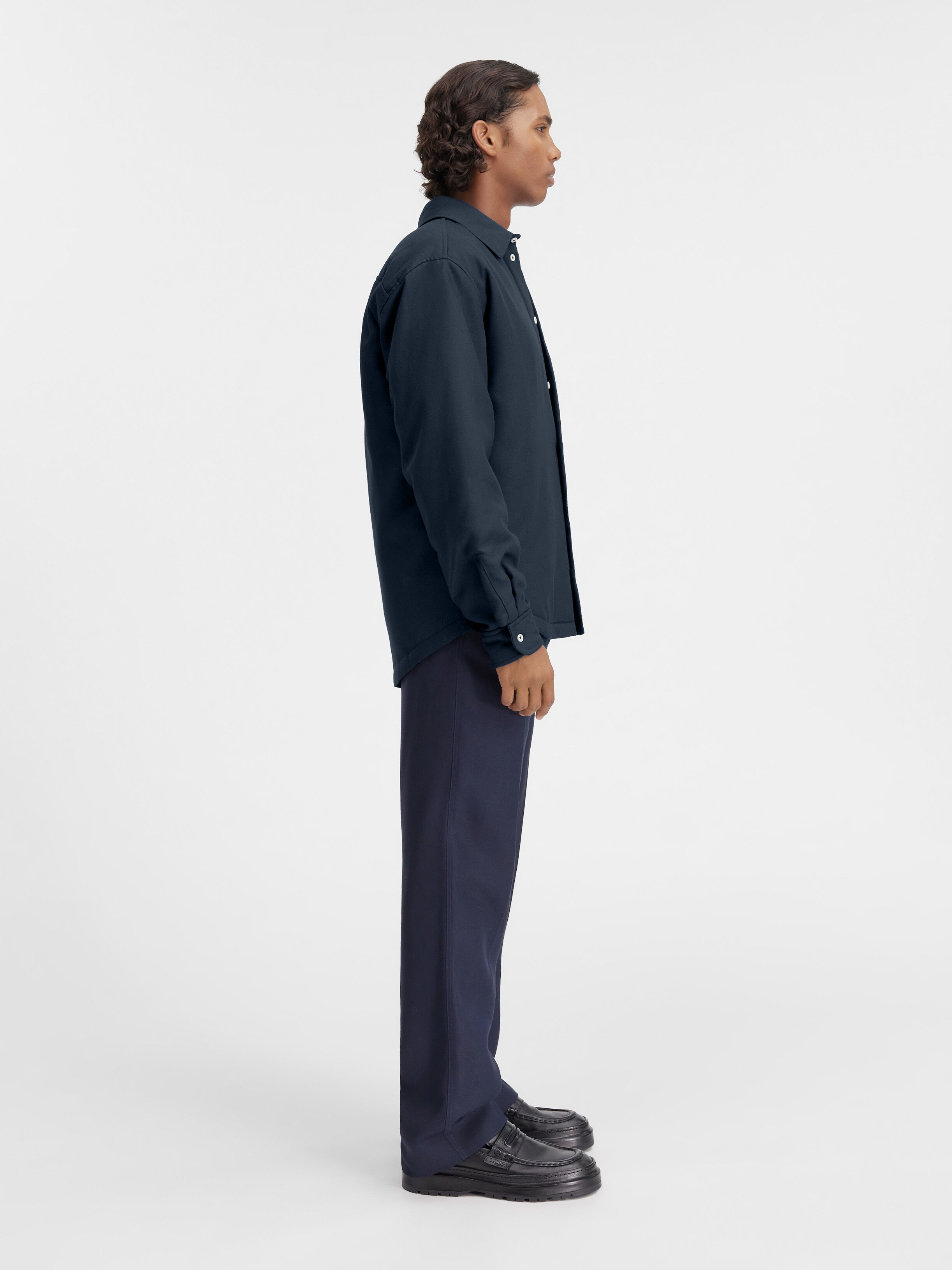 La chemise Boulanger dark navy - LES CLASSIQUES | JACQUEMUS